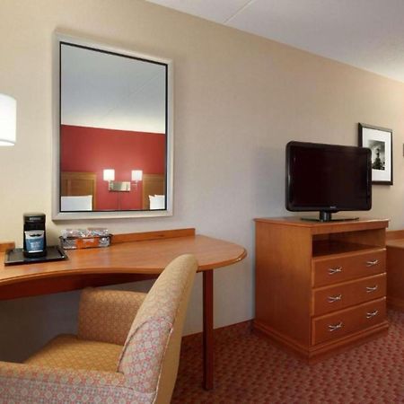 Hampton Inn & Suites East Hartford Extérieur photo