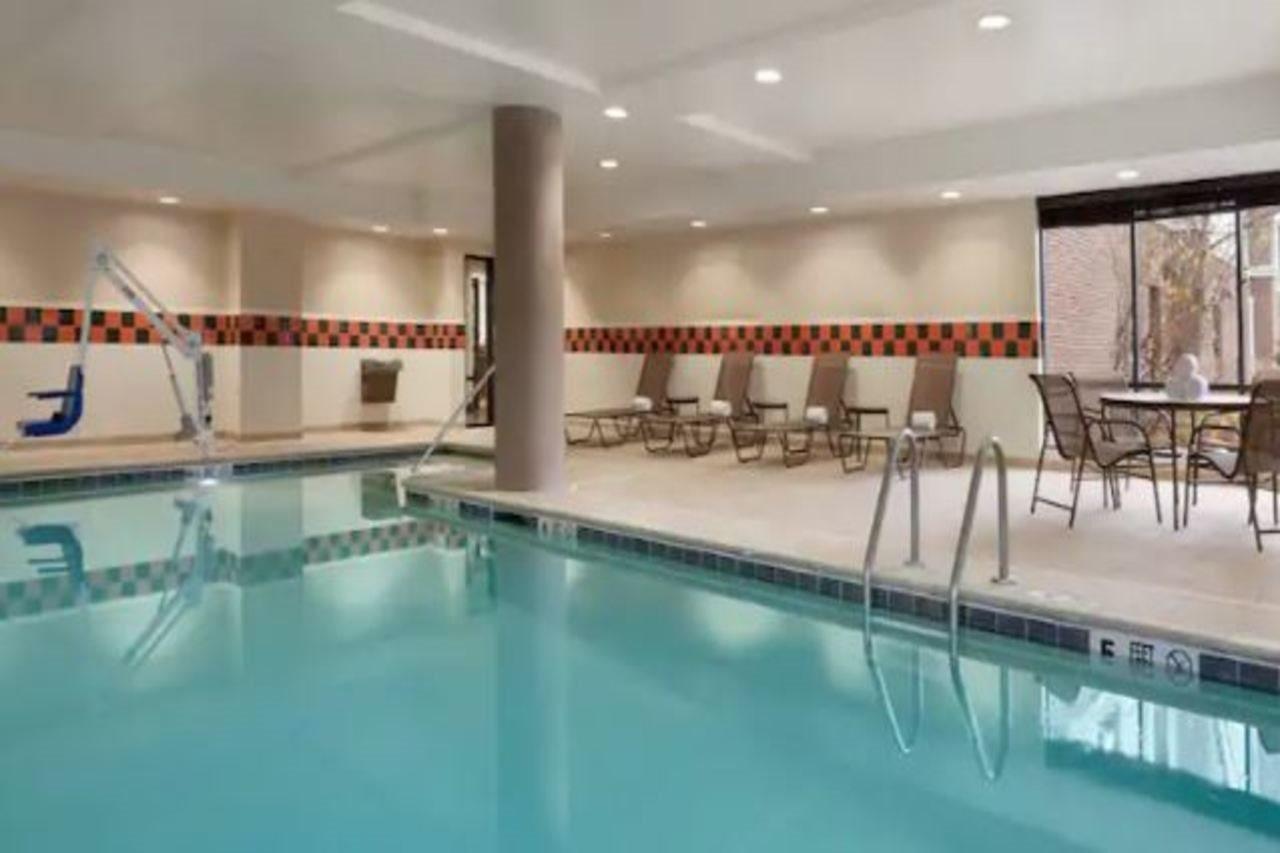 Hampton Inn & Suites East Hartford Extérieur photo