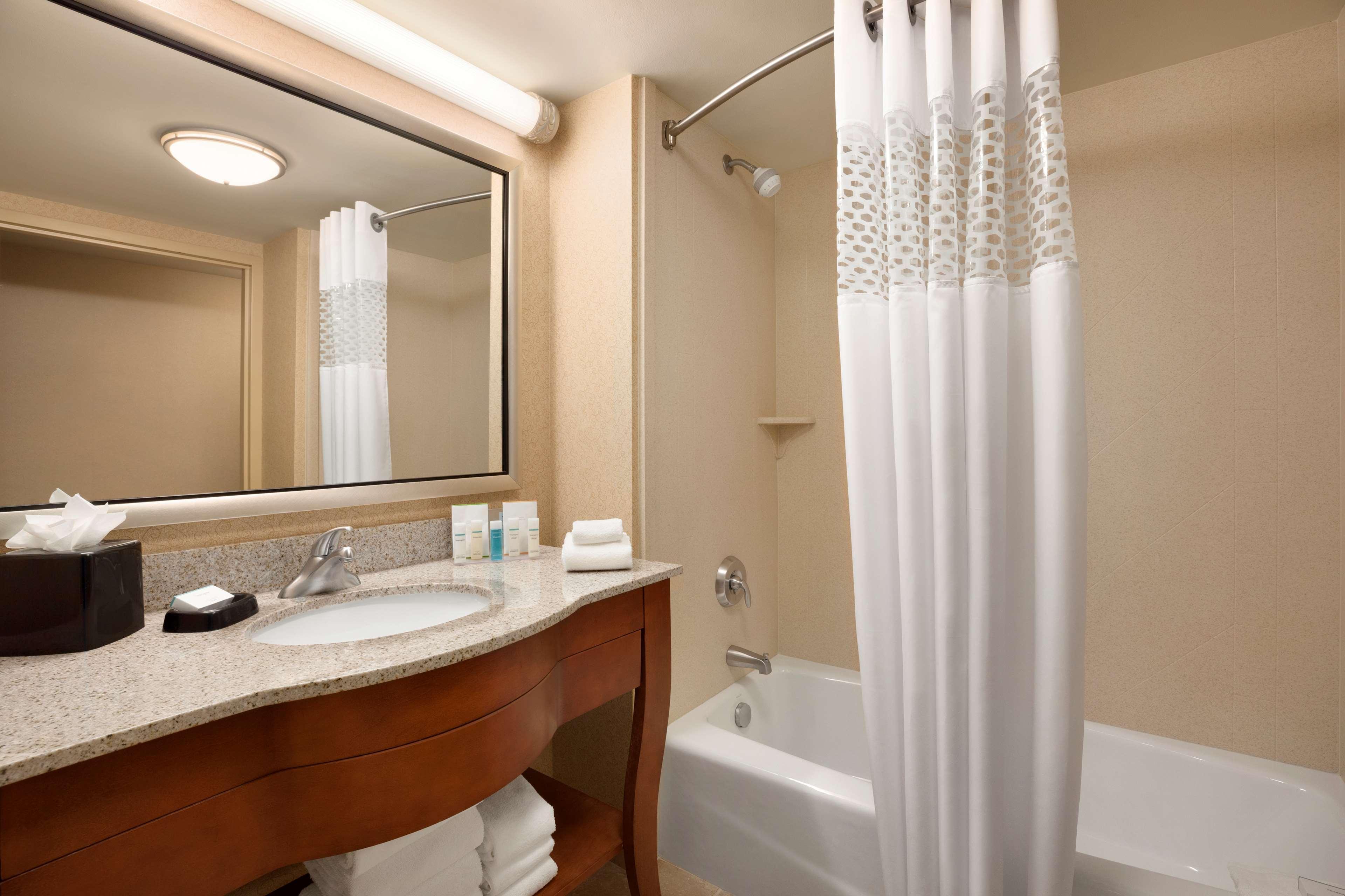 Hampton Inn & Suites East Hartford Extérieur photo