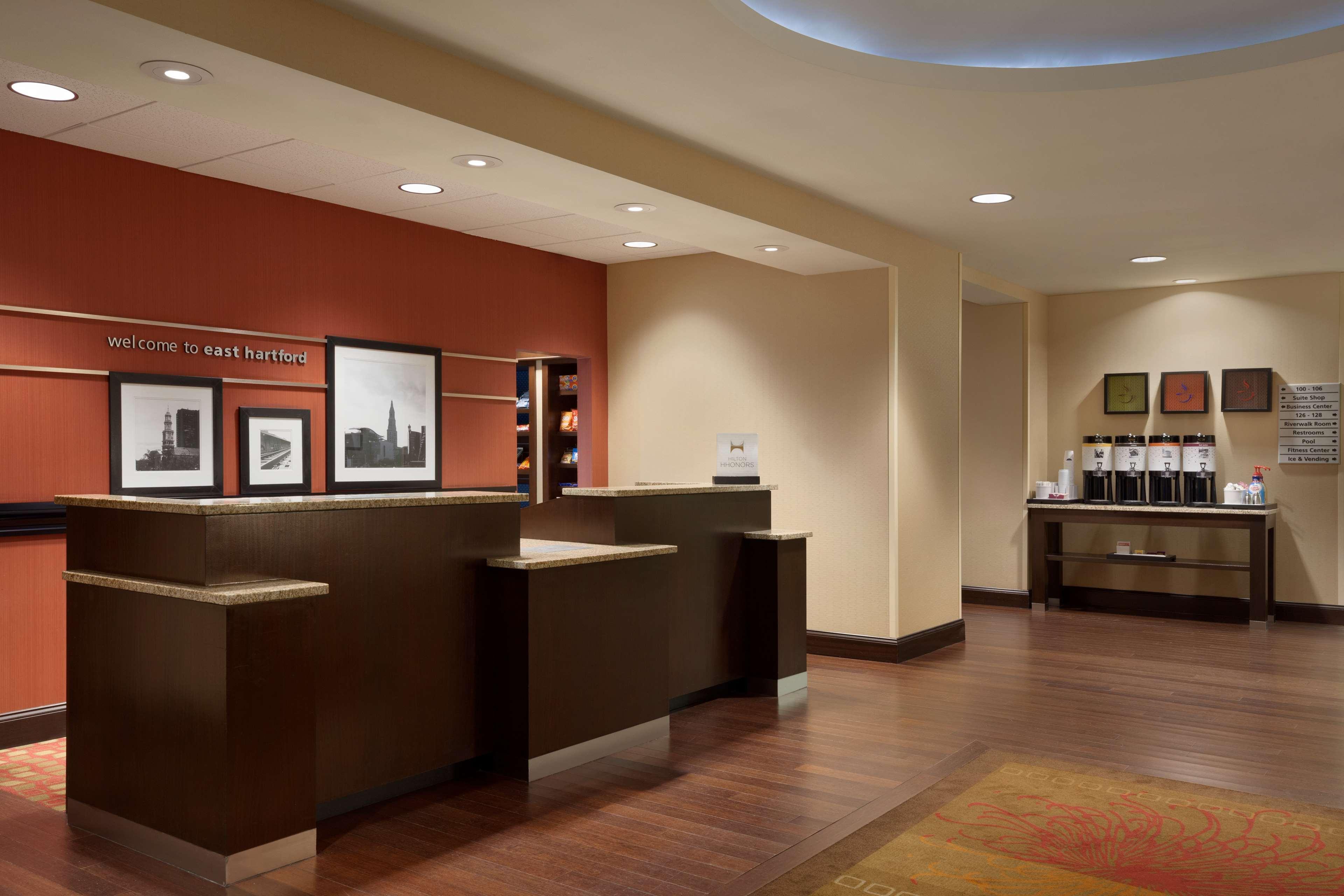 Hampton Inn & Suites East Hartford Extérieur photo