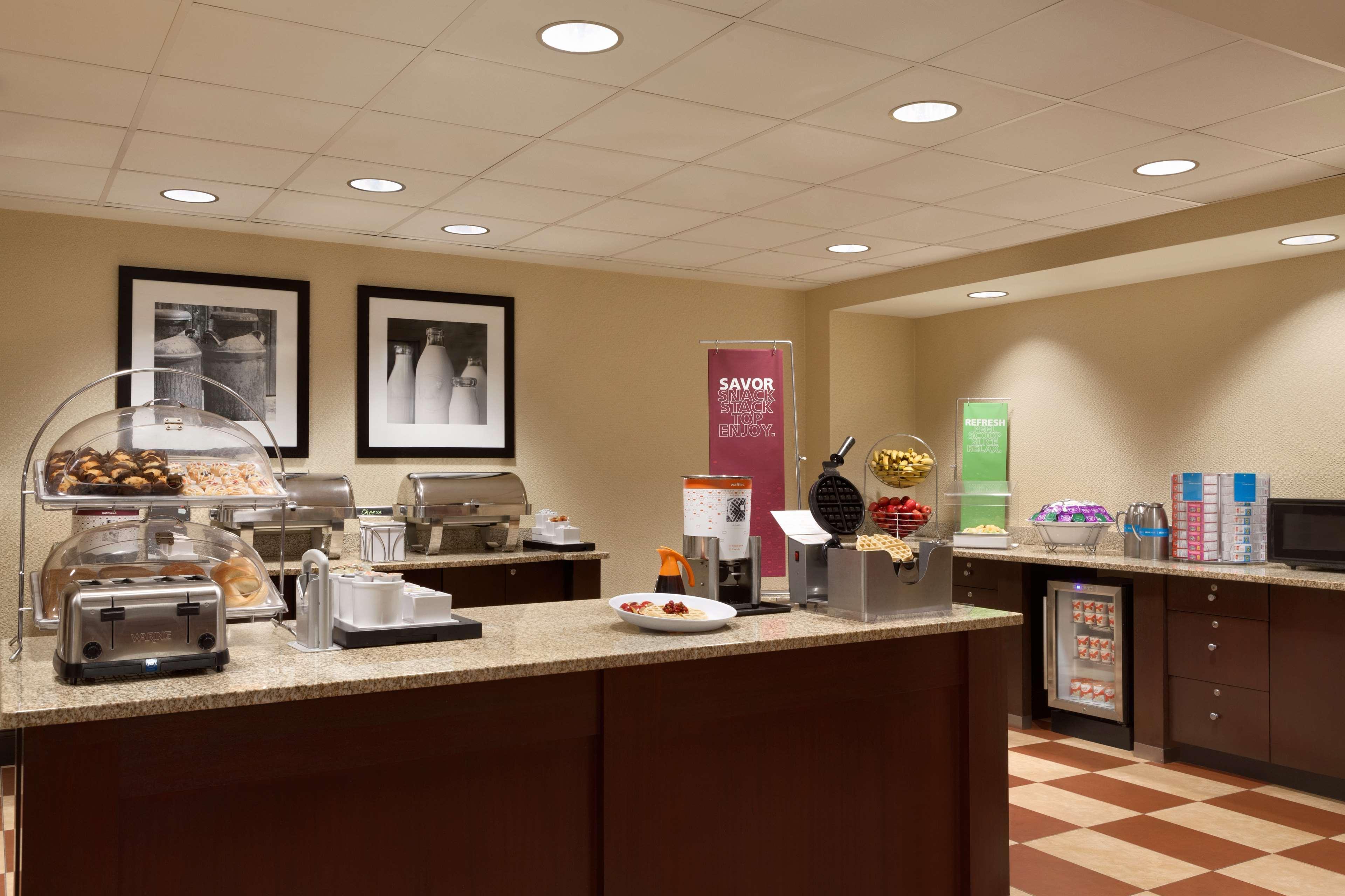 Hampton Inn & Suites East Hartford Extérieur photo