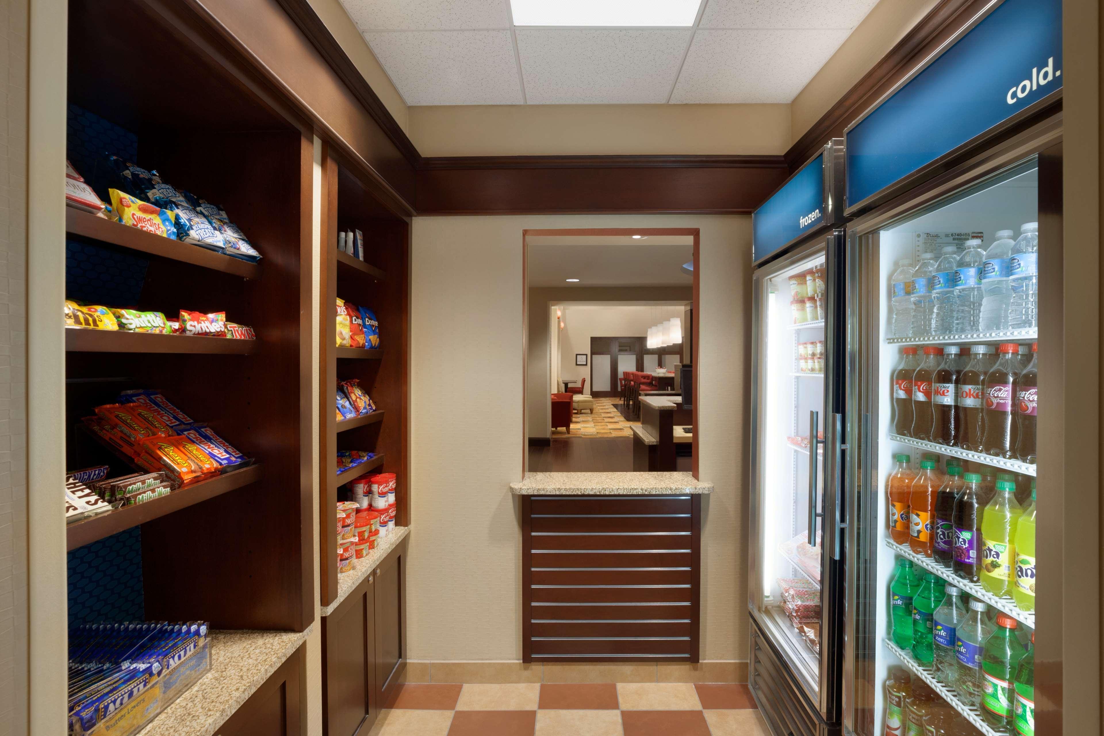 Hampton Inn & Suites East Hartford Extérieur photo
