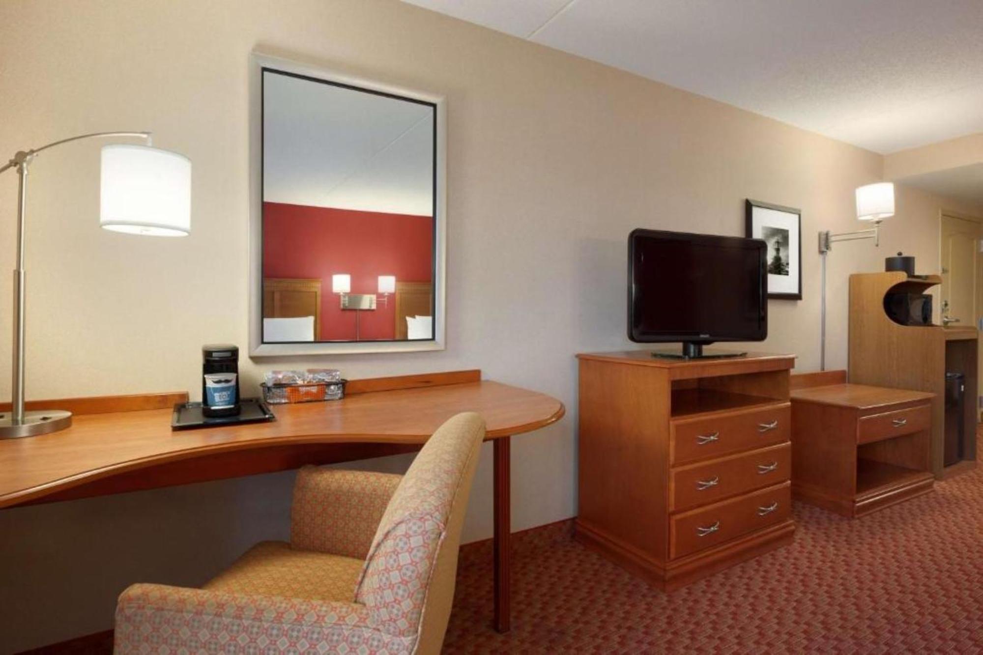 Hampton Inn & Suites East Hartford Extérieur photo