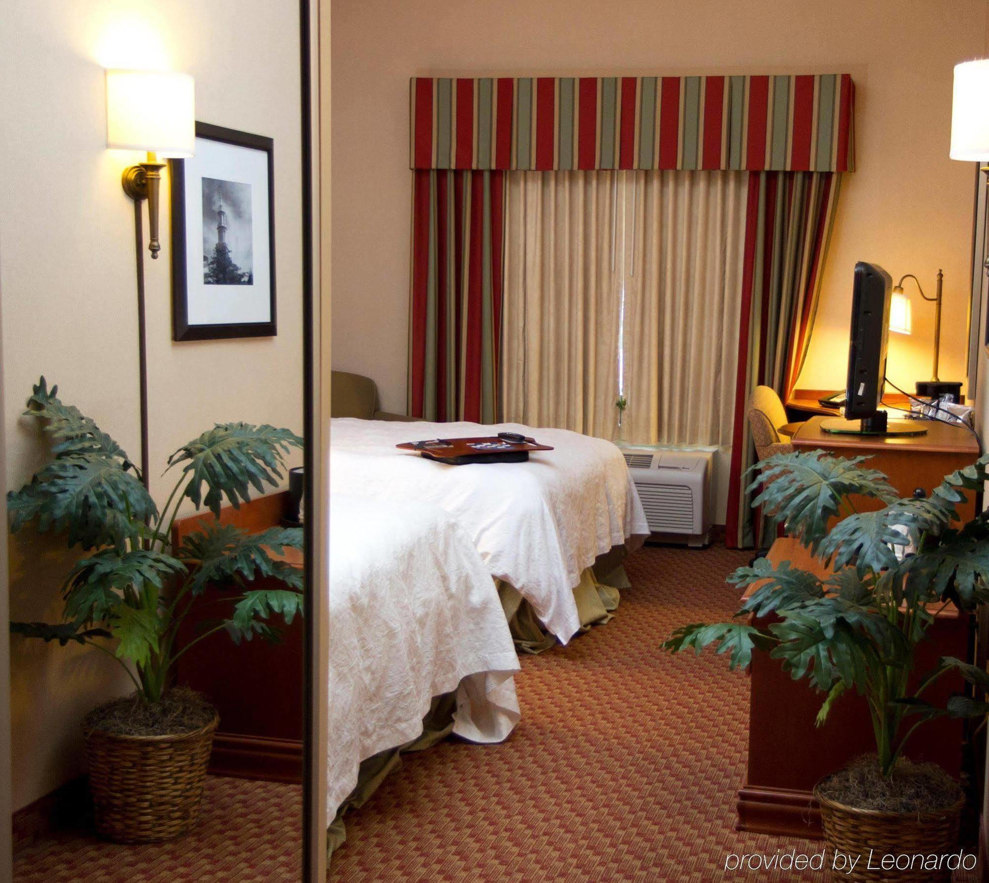 Hampton Inn & Suites East Hartford Extérieur photo